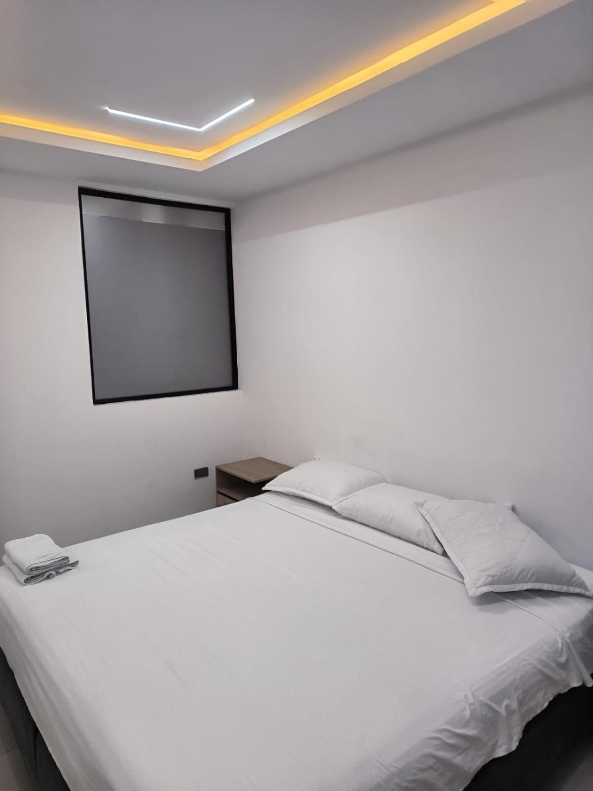 Sky Towers Hotel กูกูตา ภายนอก รูปภาพ