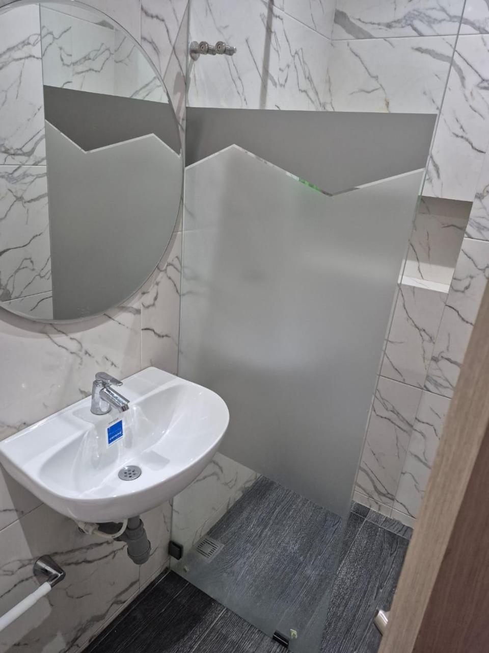 Sky Towers Hotel กูกูตา ภายนอก รูปภาพ